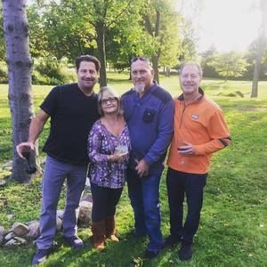 Meet your Posher, Mona